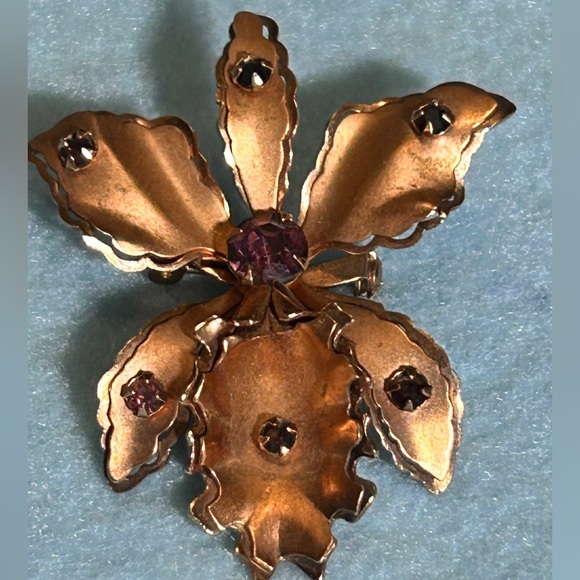 Vintage Signed Bugbee and Niles Orchid Demi-Parure (3 pieces-Brooch n Earrings) - Picture 7 of 7